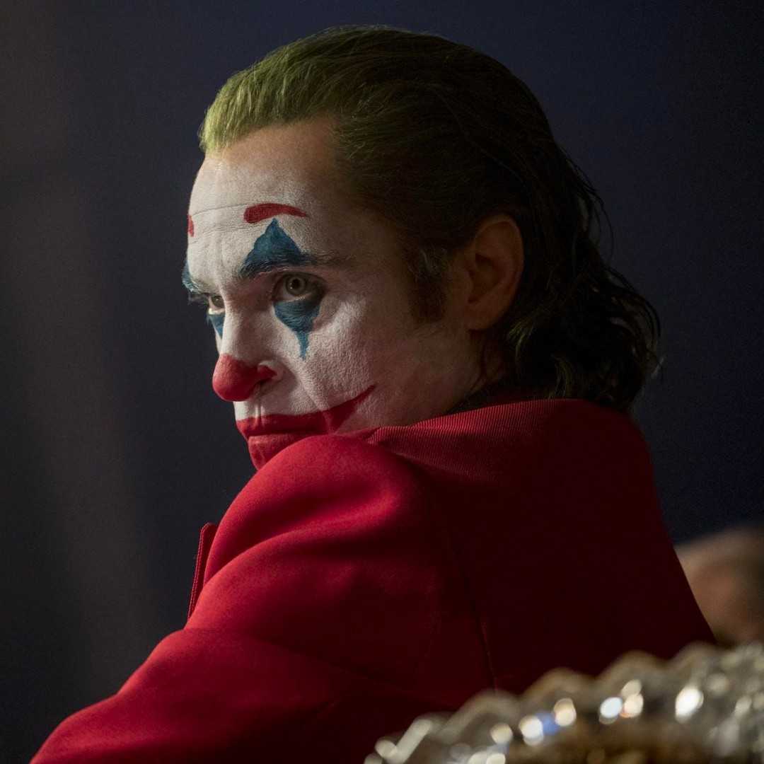 导演公布《小丑2》剧照，庆祝电影《小丑》四周年，并宣布2024年10月4日上映插图