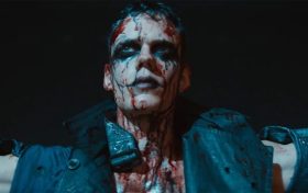 《乌鸦》重制版预告片发布，比尔·斯卡斯加德领衔主演缩略图